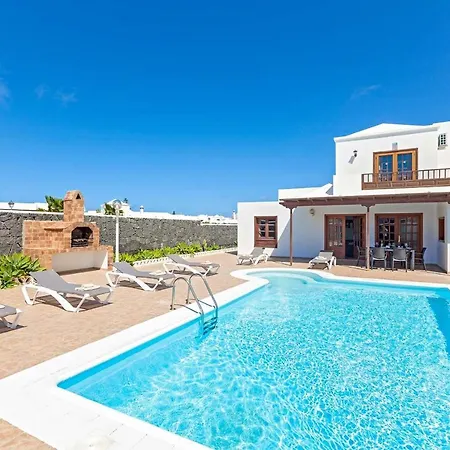 Blanca Villa *